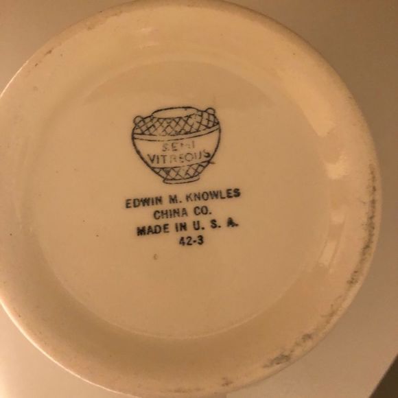 Edwin M Knowles Semi Vitreous Sugar Bowl - Picture 3 of 3